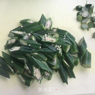 鸡蛋炒秋葵的做法步骤：4