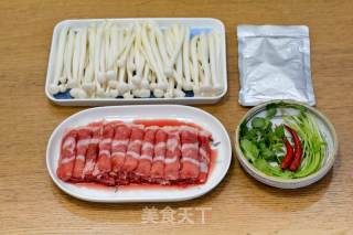 金汤肥牛的做法步骤：1
