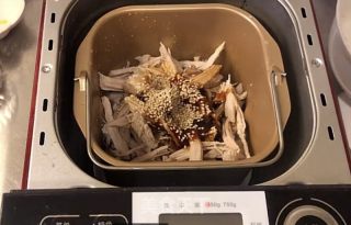 自制肉松饭团的做法步骤：4