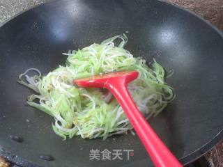 莴笋炒绿豆芽的做法步骤：7