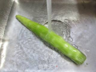 莴笋炒绿豆芽的做法步骤：2