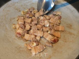 烟笋豆泡焖五花肉的做法步骤：4