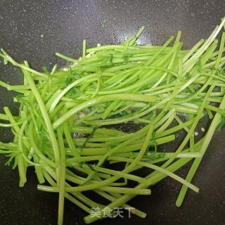 蒜末炒茼蒿的做法步骤：4