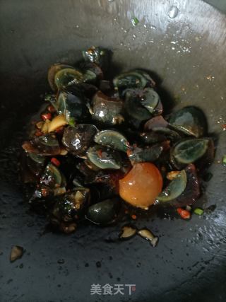 小炒松花蛋的做法步骤：13
