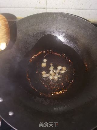 蒜毫炒腊肉的做法步骤：3