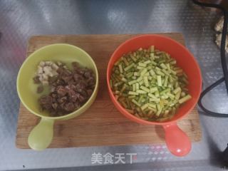 蒜毫炒腊肉的做法步骤：2