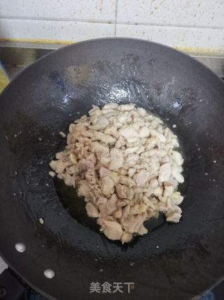辣椒炒鸡丁的做法步骤：3
