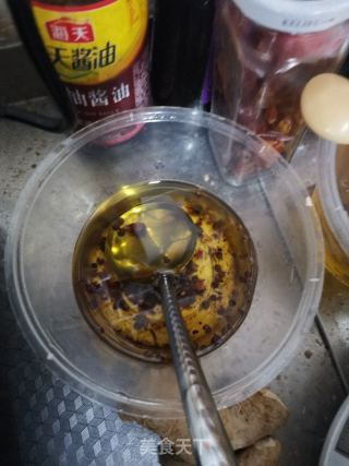辣椒炒鸡丁的做法步骤：2
