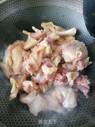 红烧鸡块的做法步骤：2