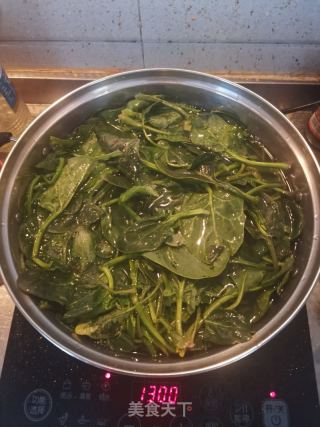 蒜香菠菜的做法步骤：2