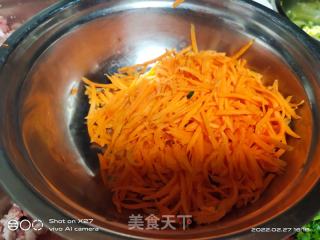 胡萝卜肉末大馄饨的做法步骤：1