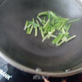 韭菜鹅肉炒猪血的做法步骤：11
