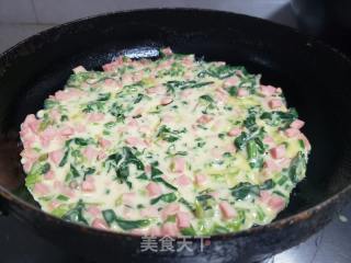 火腿肠菠菜煎饼的做法步骤：4