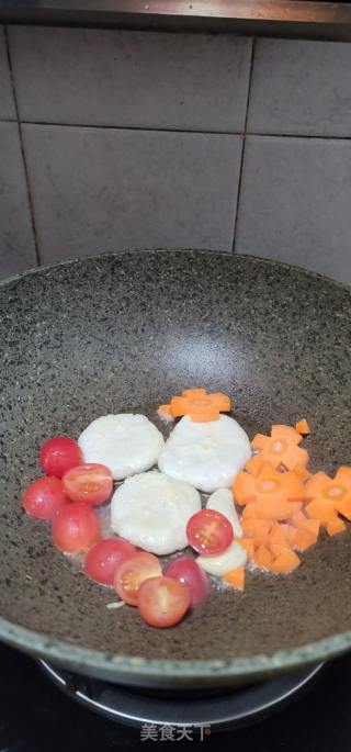墨鱼饼白菜汤的做法步骤：3