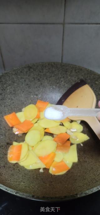 瘦肉炒土豆片的做法步骤：7