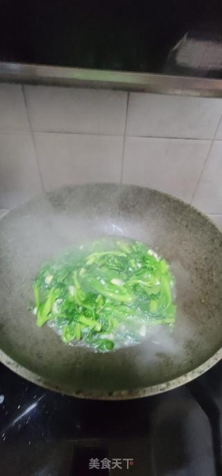 蒜未炒茼蒿的做法步骤：7