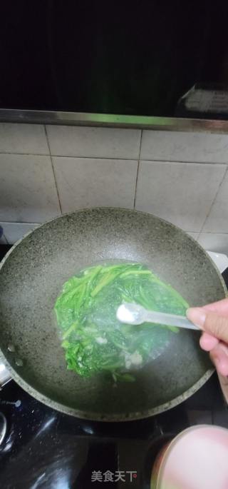 蒜未炒茼蒿的做法步骤：6