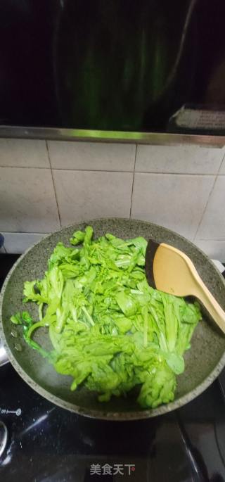 蒜未炒茼蒿的做法步骤：4