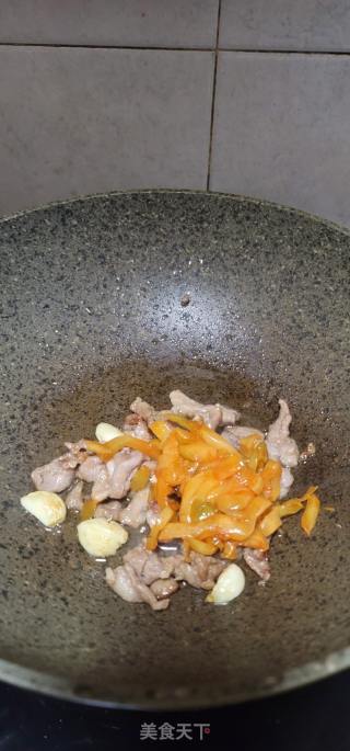 榨菜瘦肉汤米粉的做法步骤：6