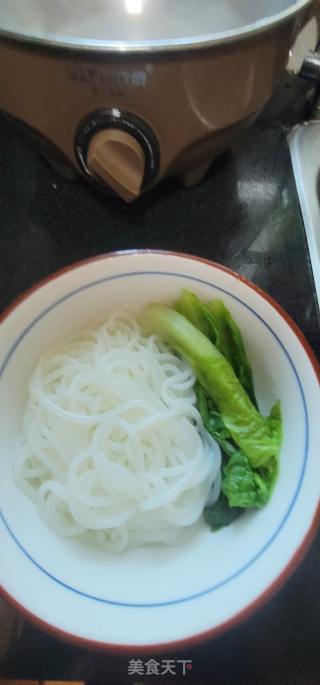 榨菜瘦肉汤米粉的做法步骤：4