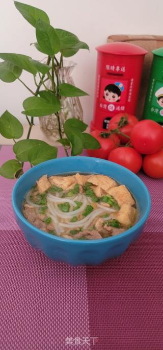 瘦肉油豆腐汤米粉的做法步骤：9