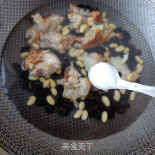 双豆炖猪蹄的做法步骤：3