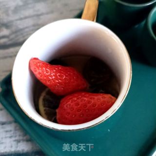 “酸甜美食”蜂蜜青柑草莓饮的做法步骤：5
