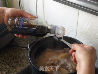 养颜去火的苹果雪梨煲猪蹄的做法步骤：12