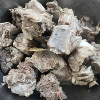糖醋排骨炖竹笋的做法步骤：3
