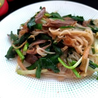 鹅肉时蔬炒米粉的做法步骤：18