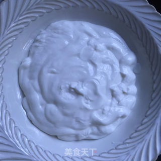 腰果火龙果拌酸奶的做法步骤：5