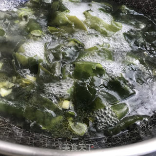 羊肚菌裙带菜汤的做法步骤：8