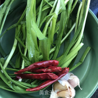 醋溜小豆芽的做法步骤：1