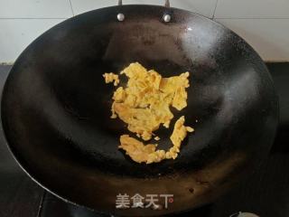 毛豆鸡蛋炒火腿的做法步骤：3