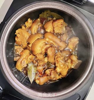 电饭煲焖猪蹄的做法步骤：7