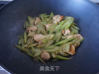西芹炒肉片的做法步骤：11
