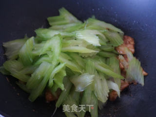 西芹炒肉片的做法步骤：10
