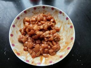 土豆鸡肉拌饭的做法步骤：2