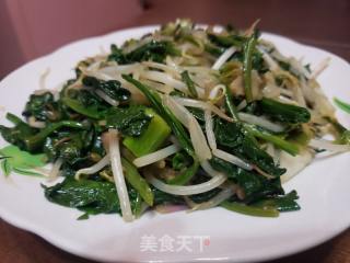 菠菜炒绿豆芽的做法步骤：5