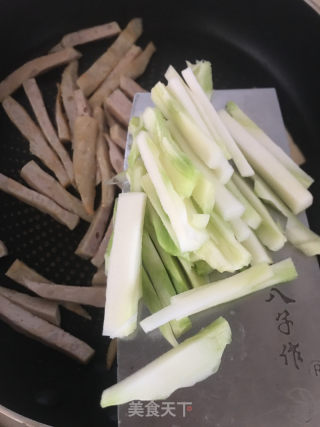 肉条炒洋葱的做法步骤：5