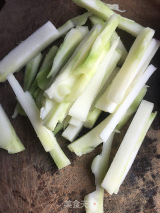 肉条炒洋葱的做法步骤：3