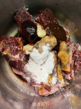 黑椒牛排骨的做法步骤：3