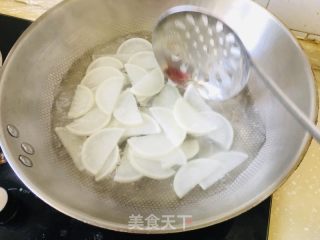 清炒白萝卜的做法步骤：2