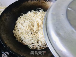 黄豆芽焖面的做法步骤：9