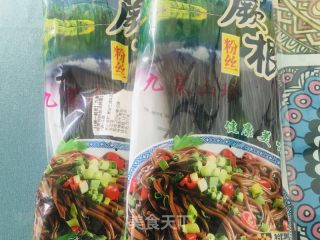 凉拌蕨根粉的做法步骤：1