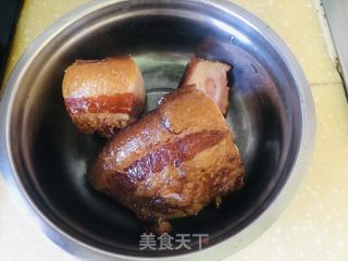 芹菜炒腊肉的做法步骤：1
