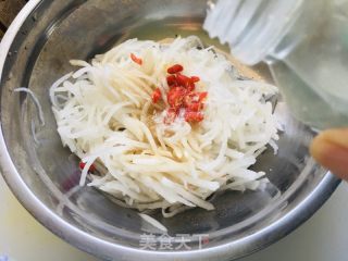 糖醋白萝卜丝的做法步骤：5