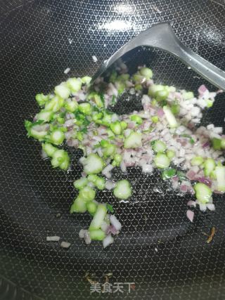 瑶柱鲜虾炒饭的做法步骤：6