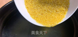 金汤鲍鱼粥的做法步骤：2