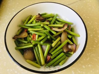 蒜苔炒腊肉的做法步骤：7